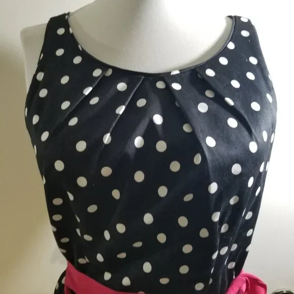 White House Black Market brand polka dot top in black with pink belt, size 2 - Picture 2 of 11